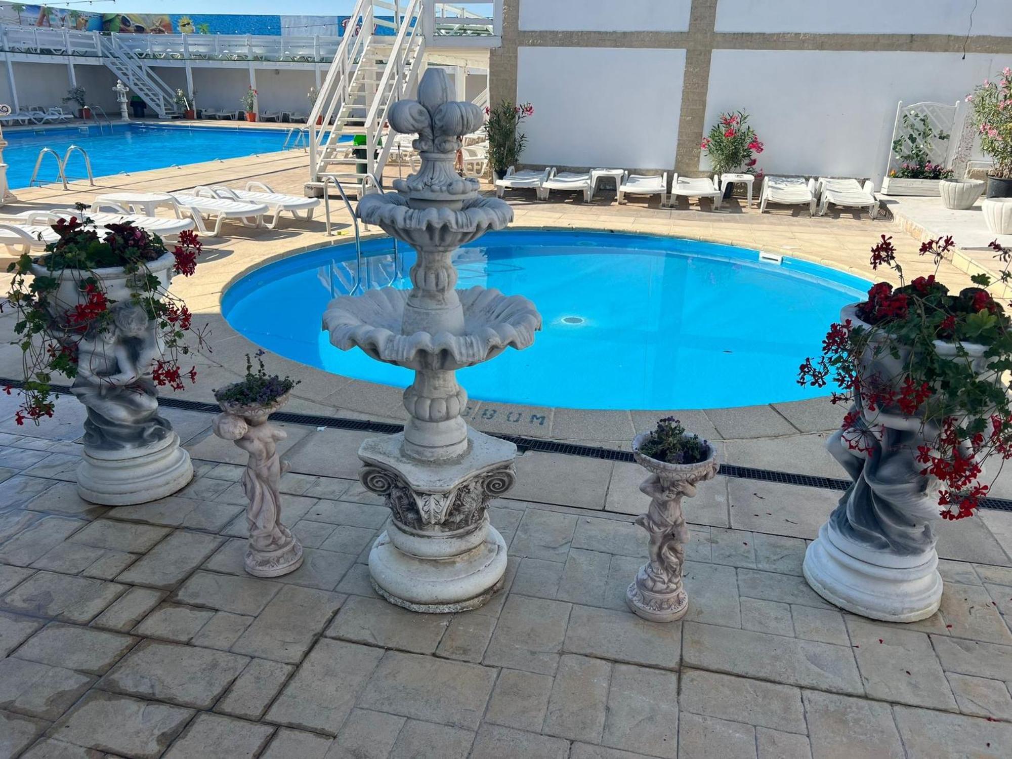 Hotel Imperium & Pool Caracal Exterior foto