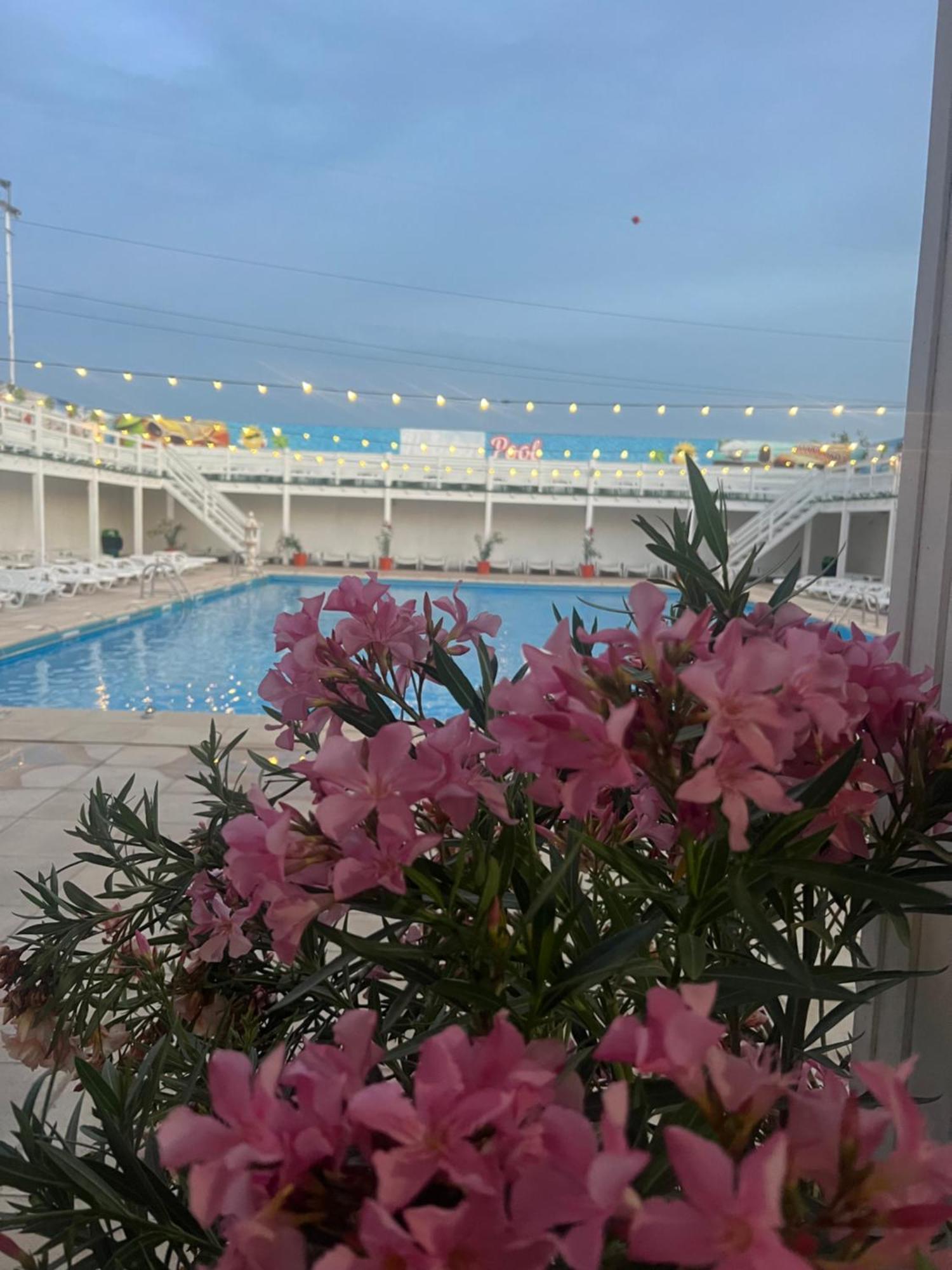 Hotel Imperium & Pool Caracal Exterior foto