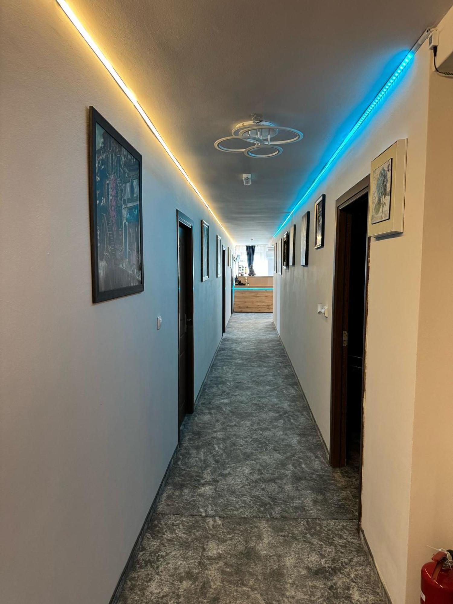Hotel Imperium & Pool Caracal Exterior foto