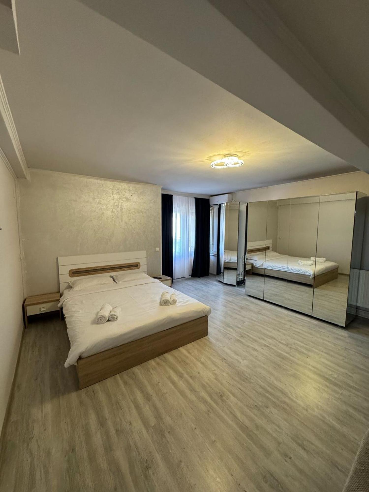 Hotel Imperium & Pool Caracal Exterior foto