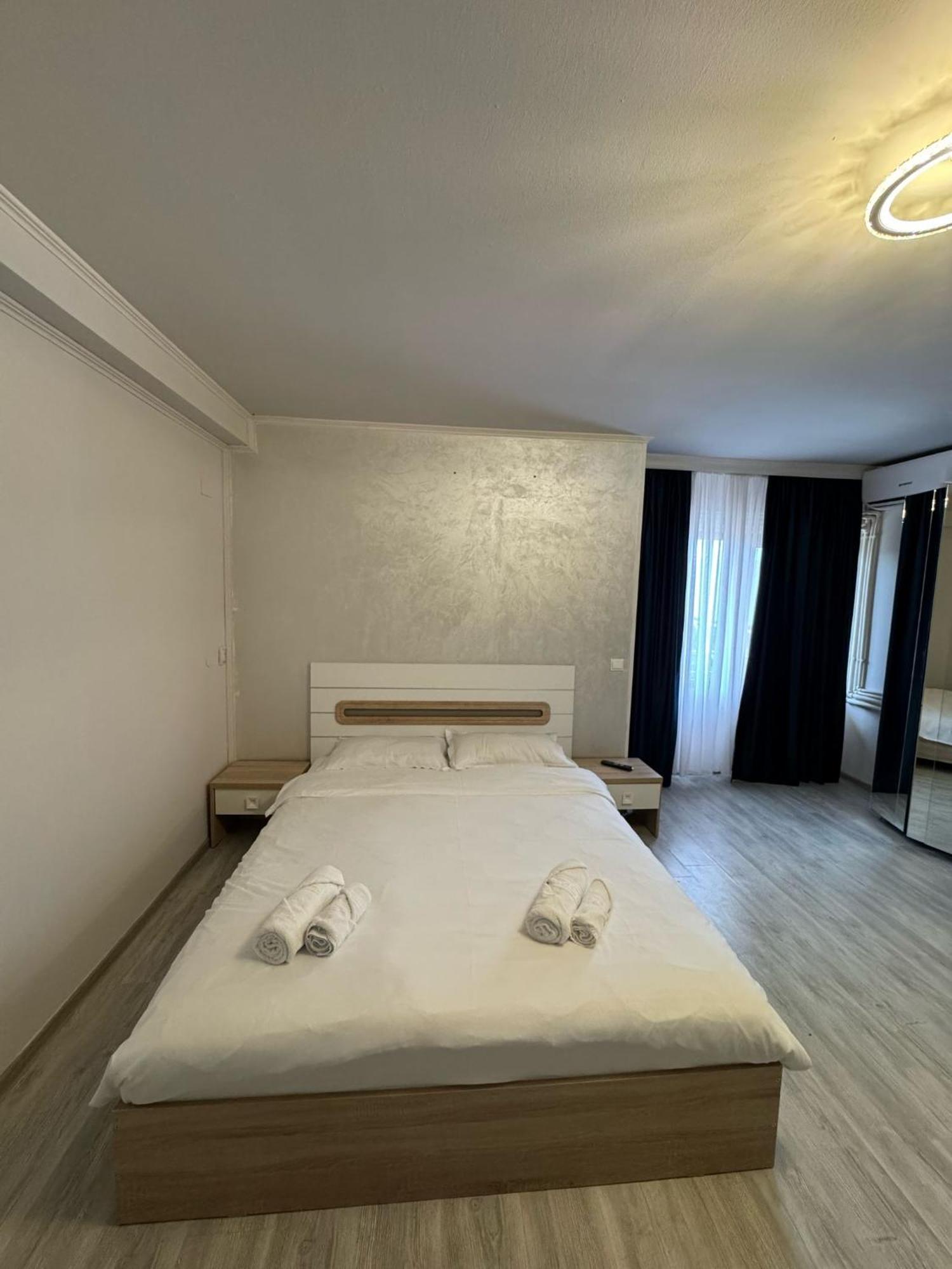 Hotel Imperium & Pool Caracal Exterior foto