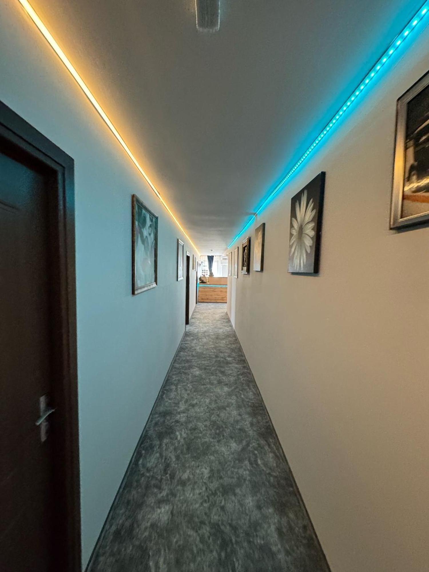 Hotel Imperium & Pool Caracal Exterior foto