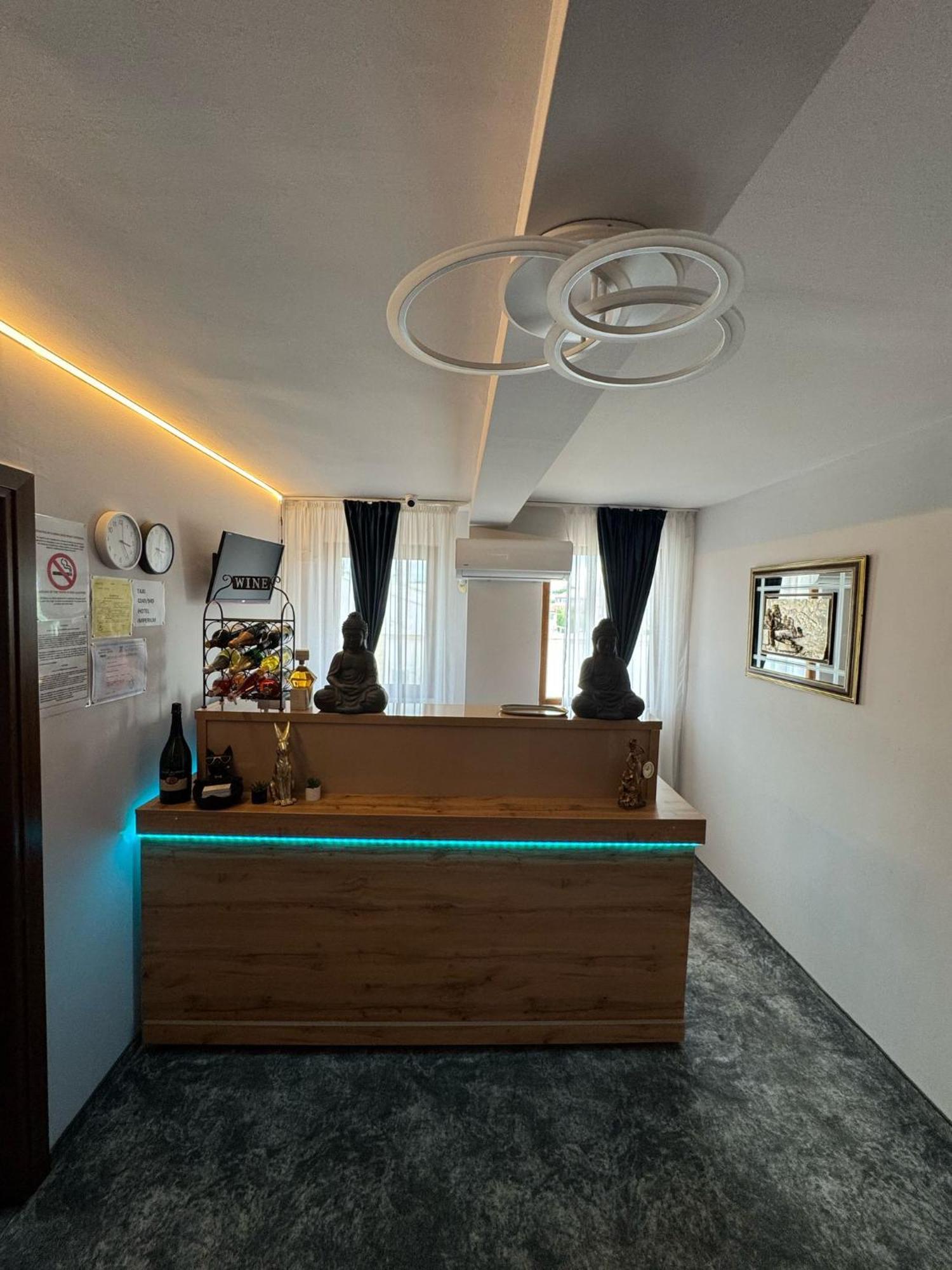 Hotel Imperium & Pool Caracal Exterior foto