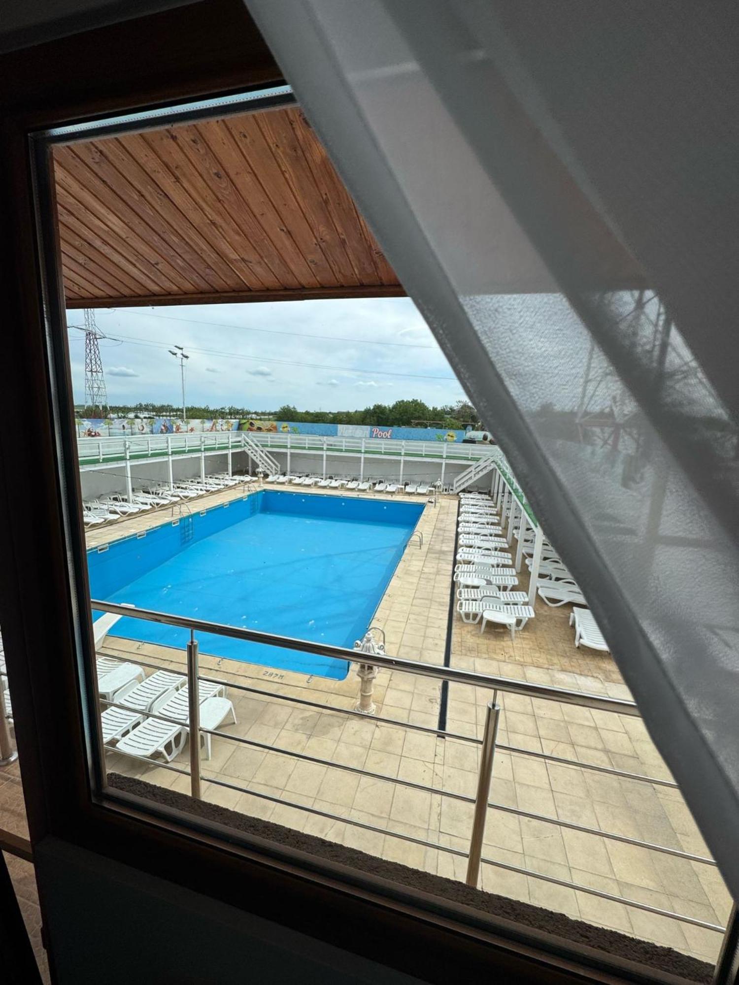Hotel Imperium & Pool Caracal Exterior foto