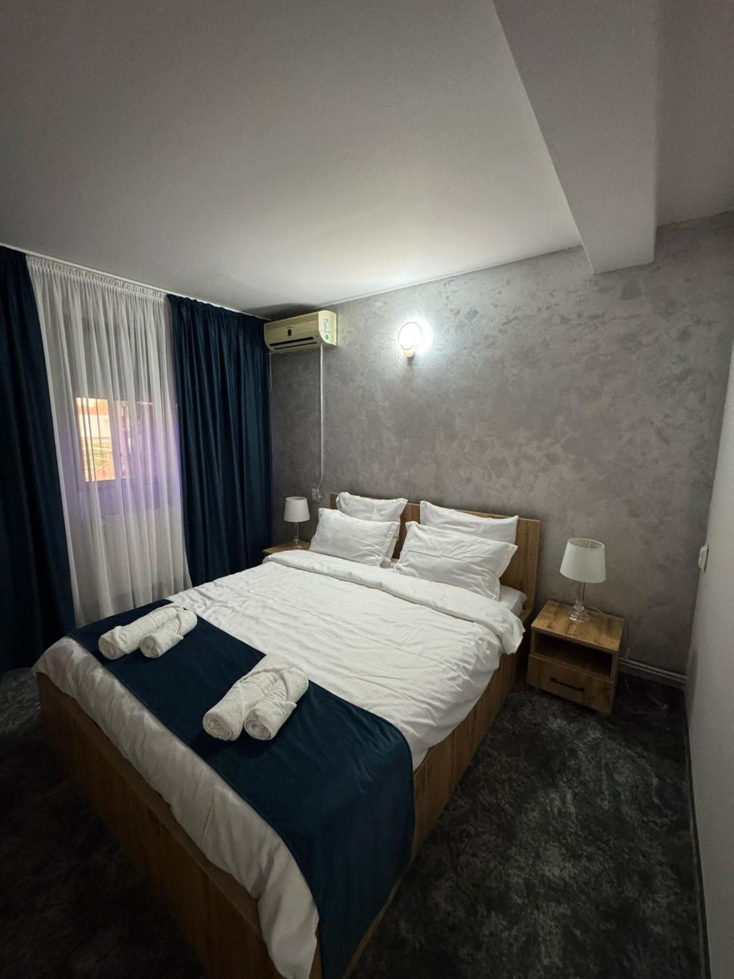 Hotel Imperium & Pool Caracal Exterior foto